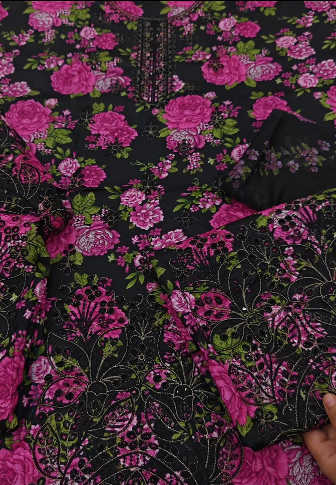 Printed with embroidered three piece article dg313