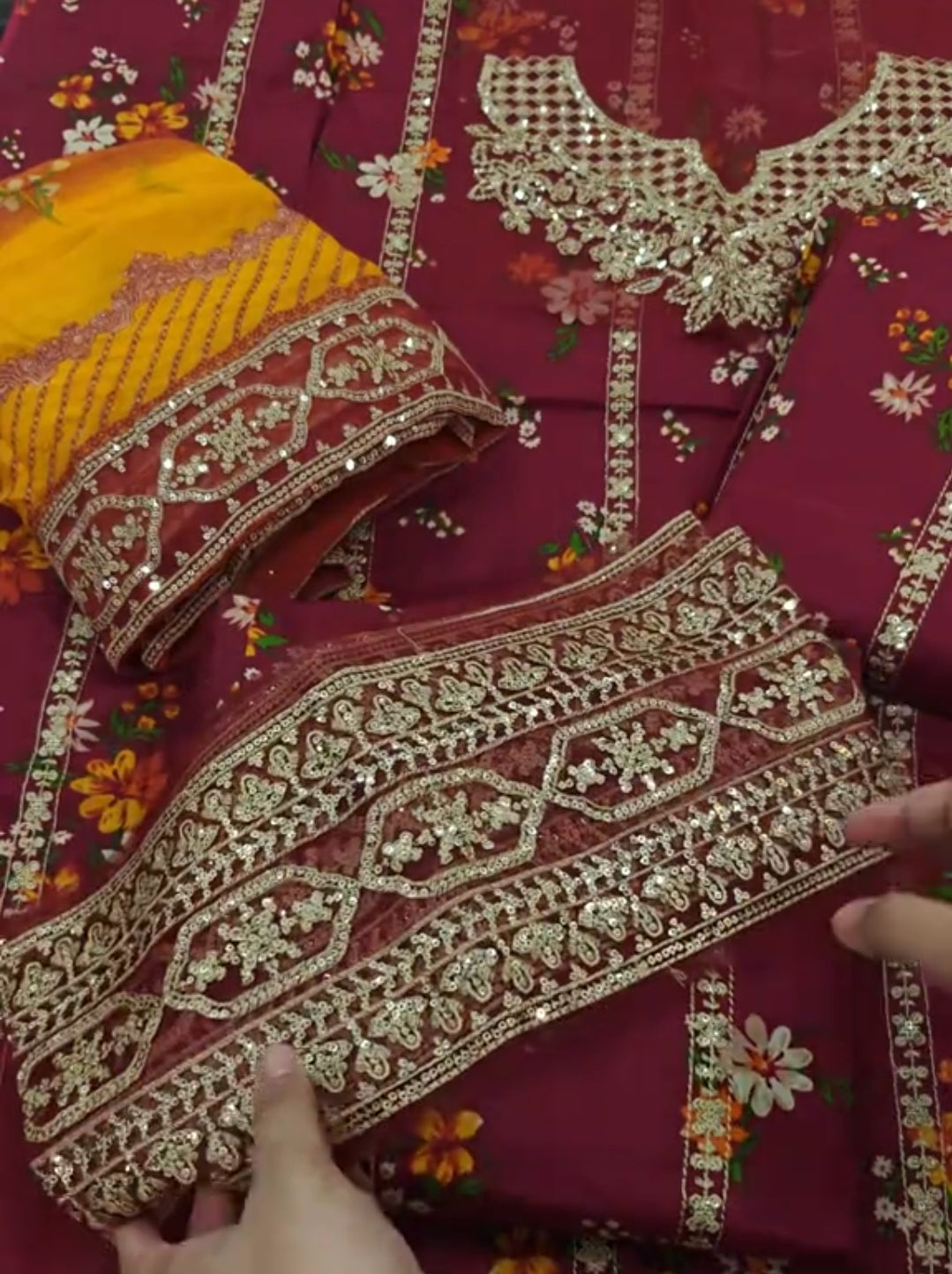 Farasha beautiful printed with patches three piece article yu654