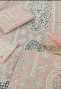 Pink 🩷 embroidered with patches beautiful three piece article kj290