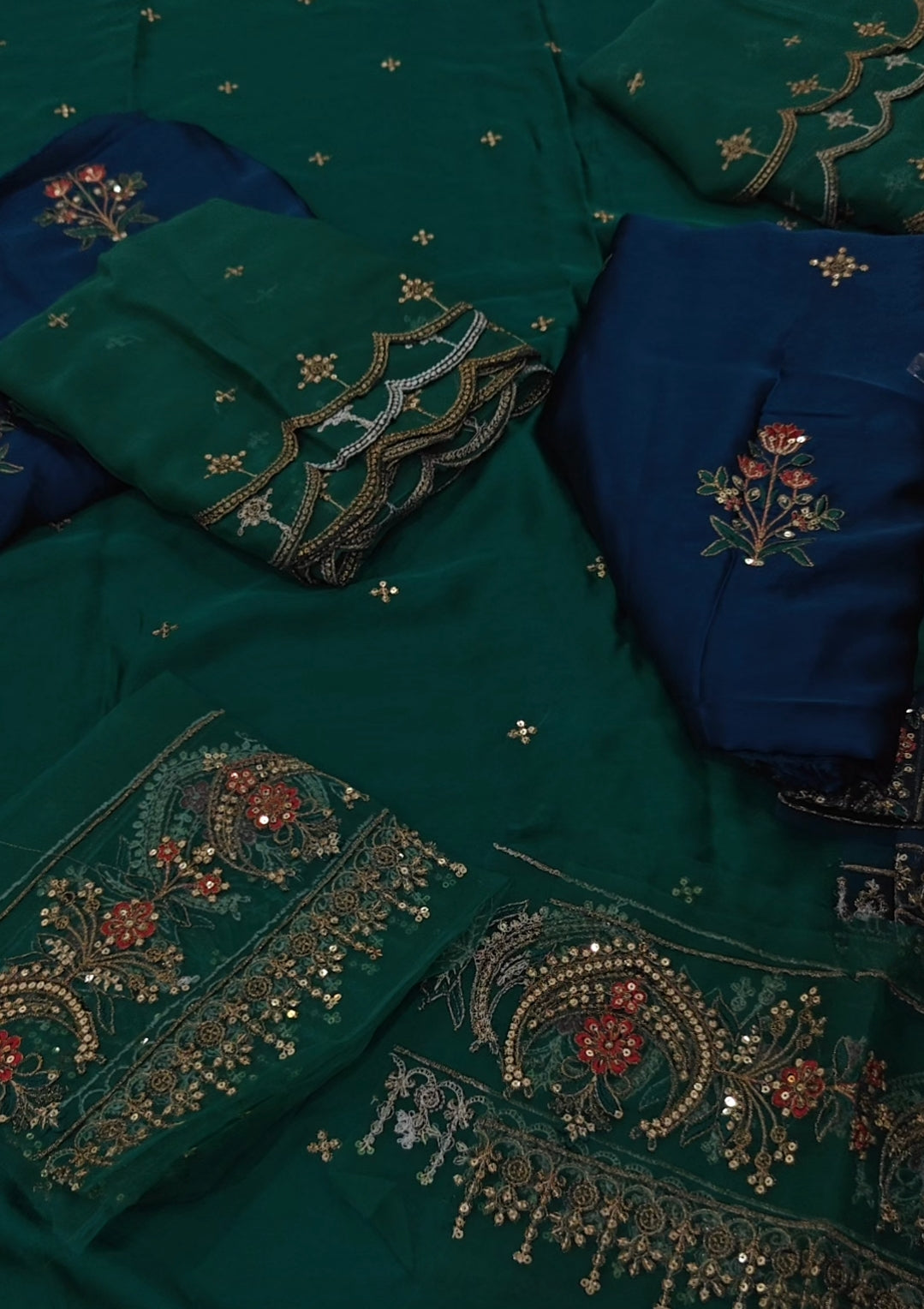 Embroidered with patches three piece article en457