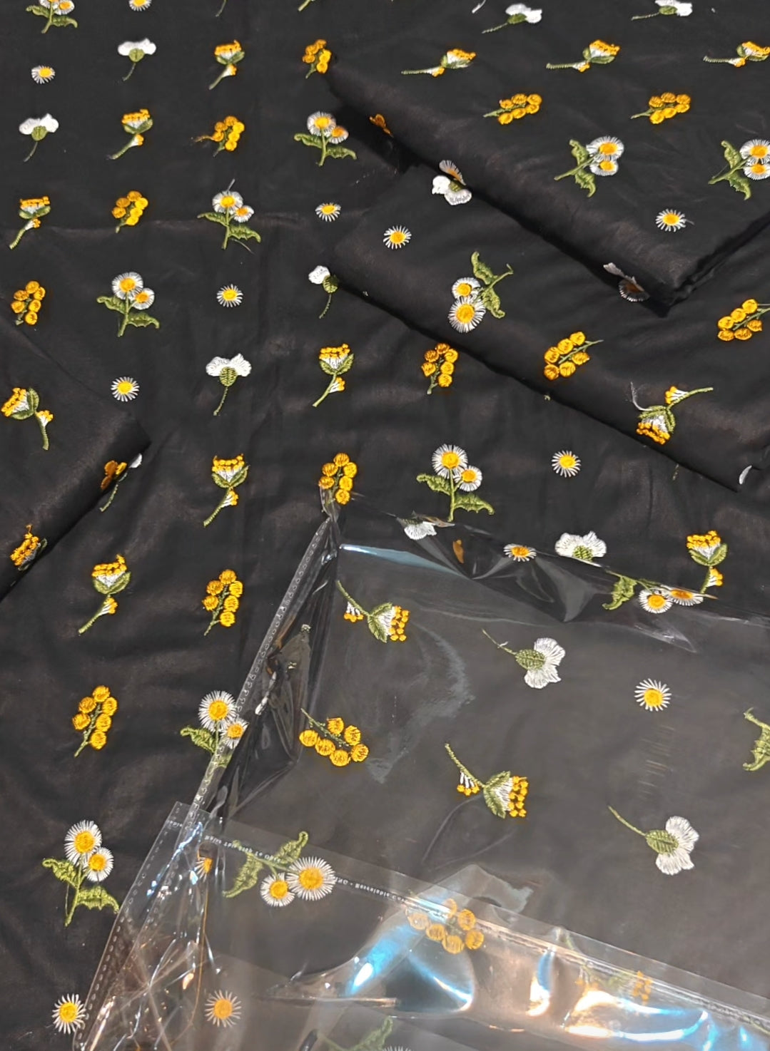 Black embroidered 2pc article dy342