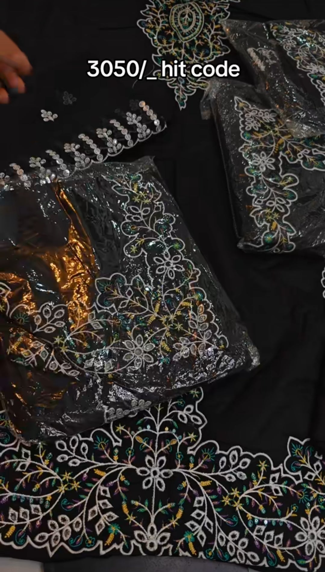 BLACK COLOUR EMBROIDERED HIT ARTICLE Ab679