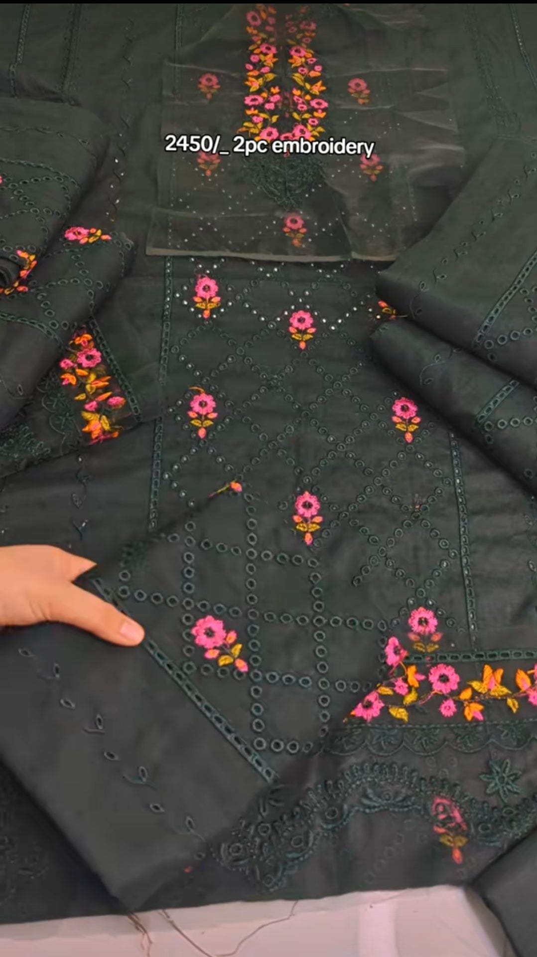 BOTTLE GREEN EMBROIDERED ARTICLE J7390