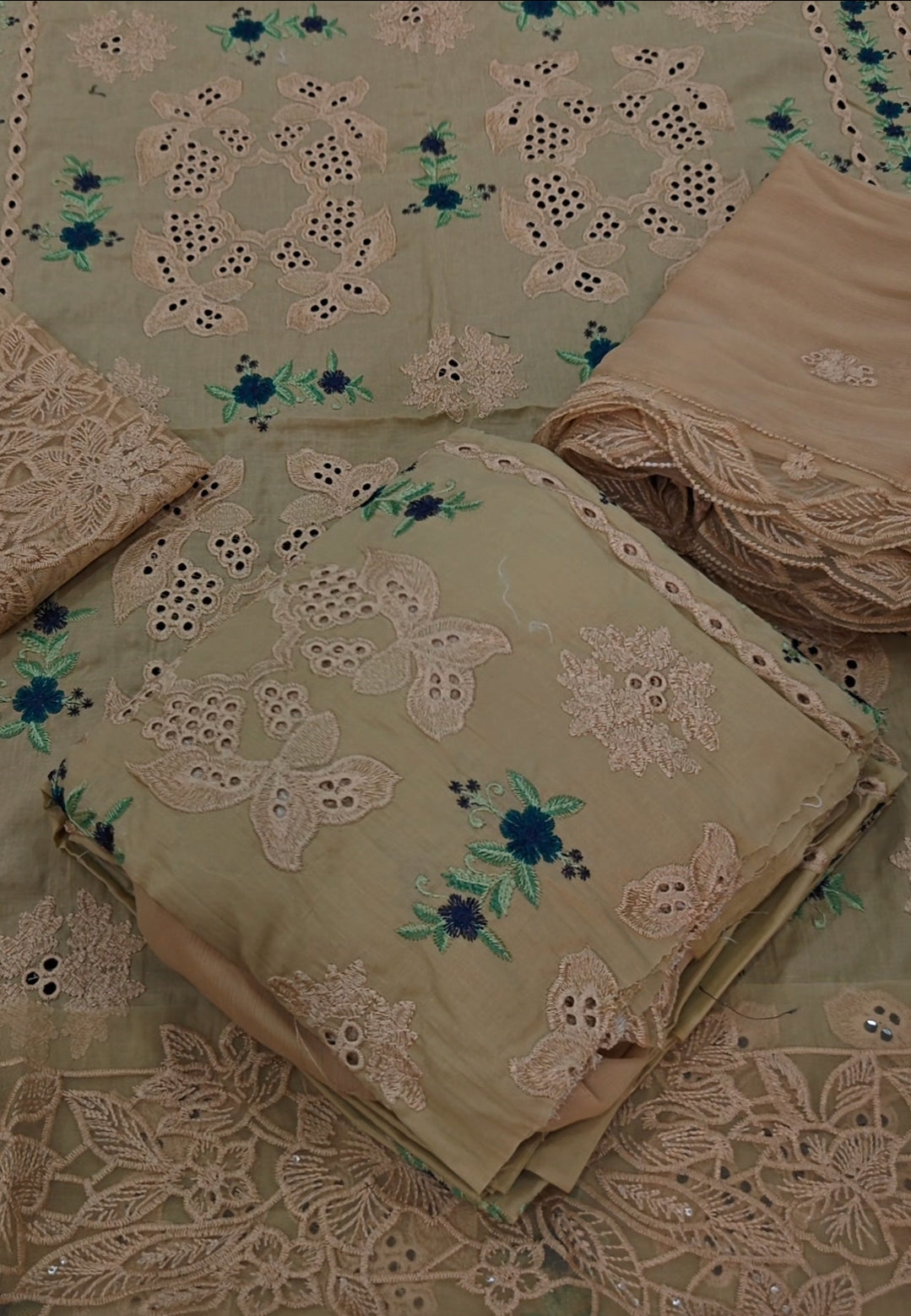 Embroidered with patches three piece article fk468 fatima collection