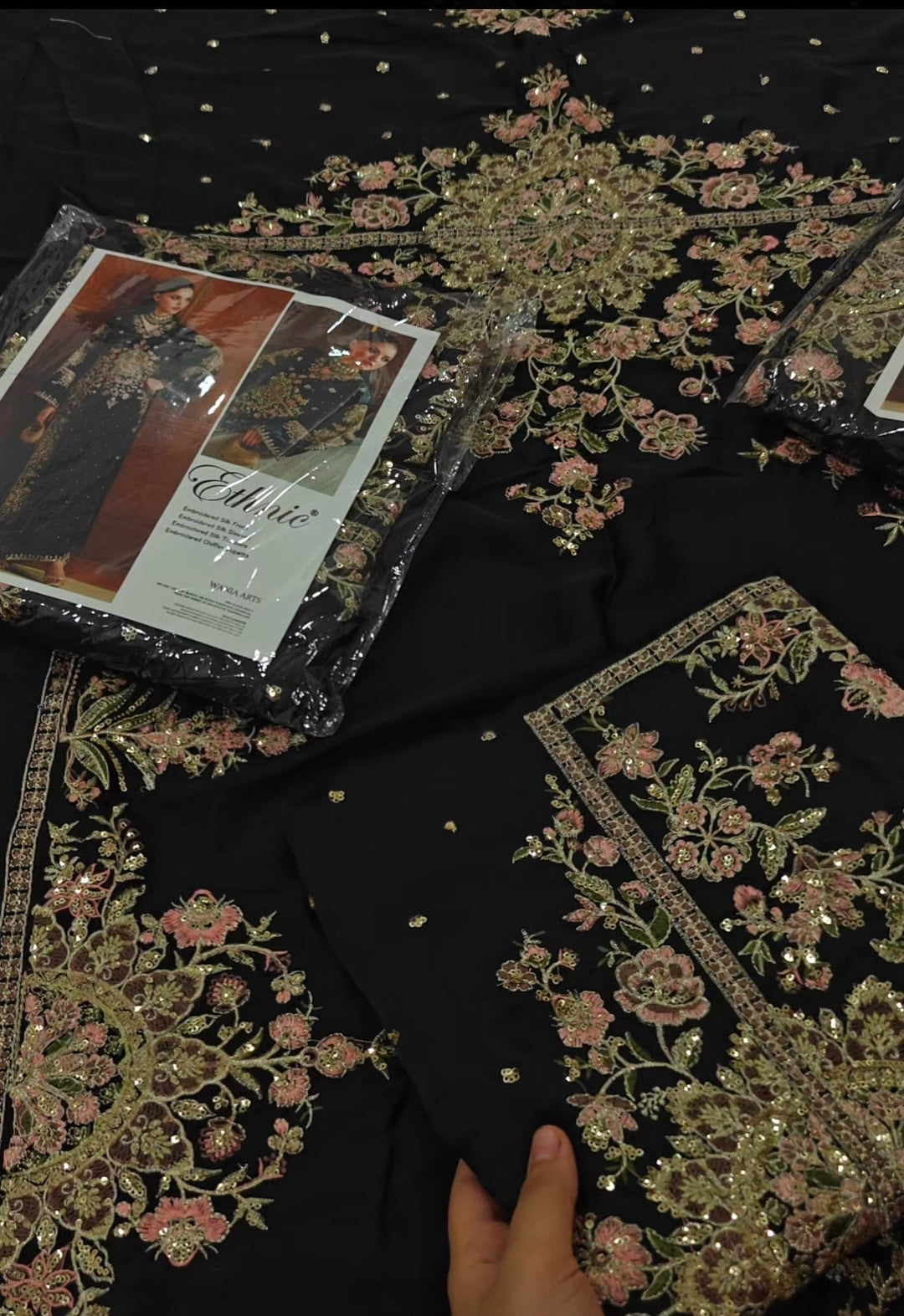 Embroidered silk two piece article ry278