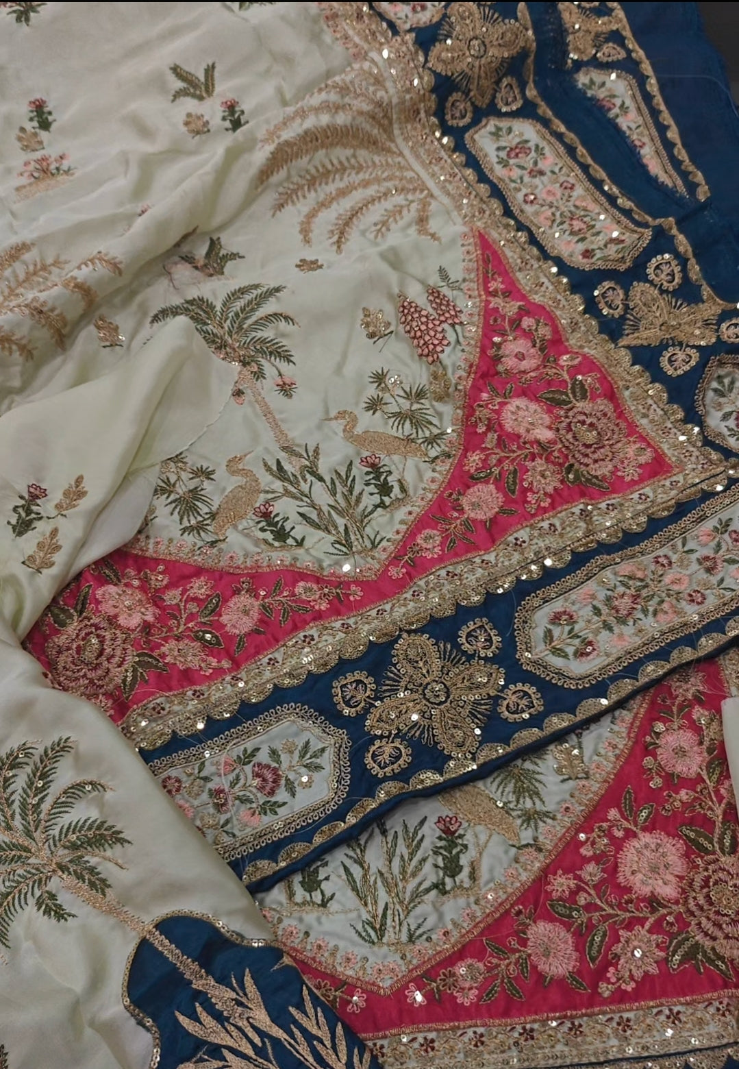 Embroidered silk  two piece article dm842