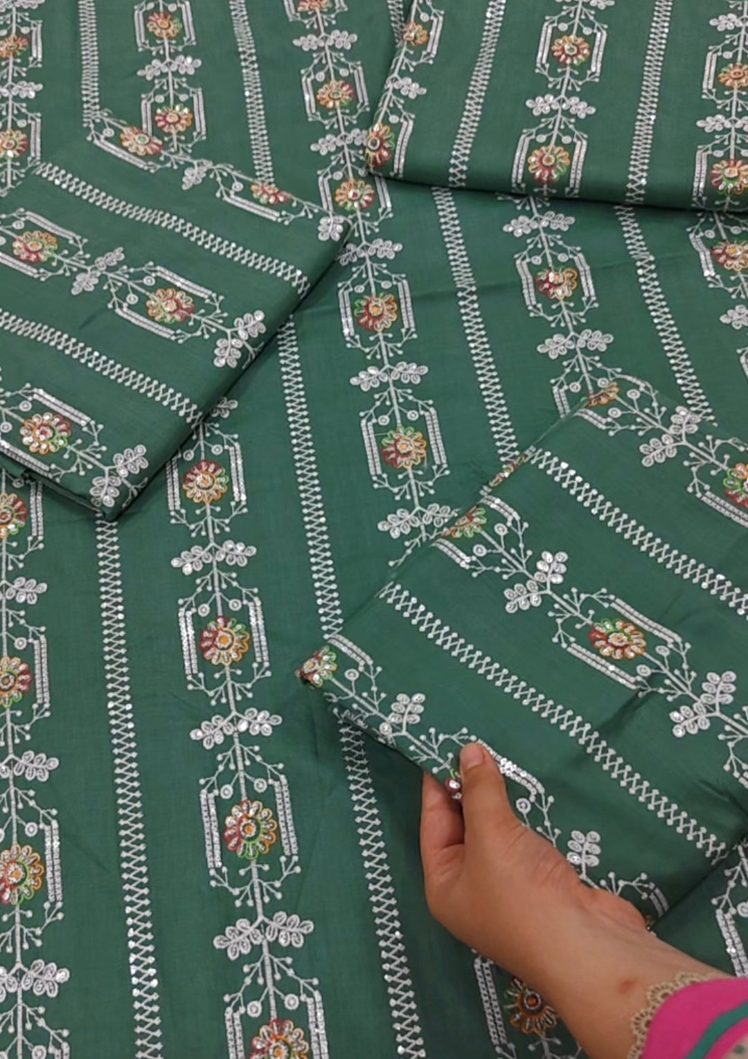 Embroidered two piece article fg298