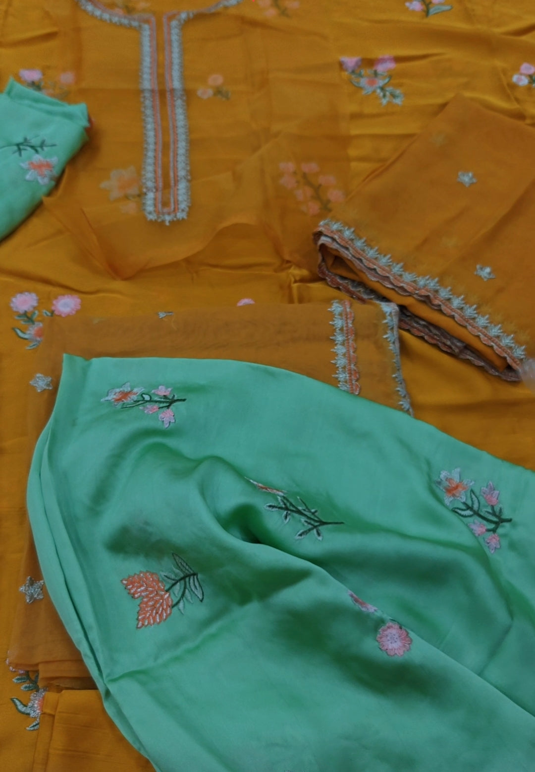 Embroidered with patches three piece article dj4691 fatima collection