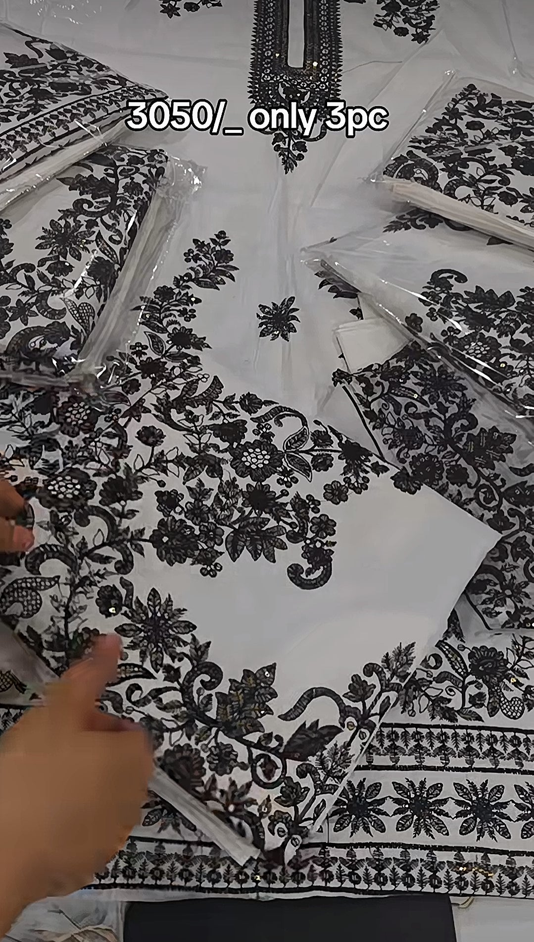LAWN EMBROIDERED THREE PIECE ARTICLE SD567