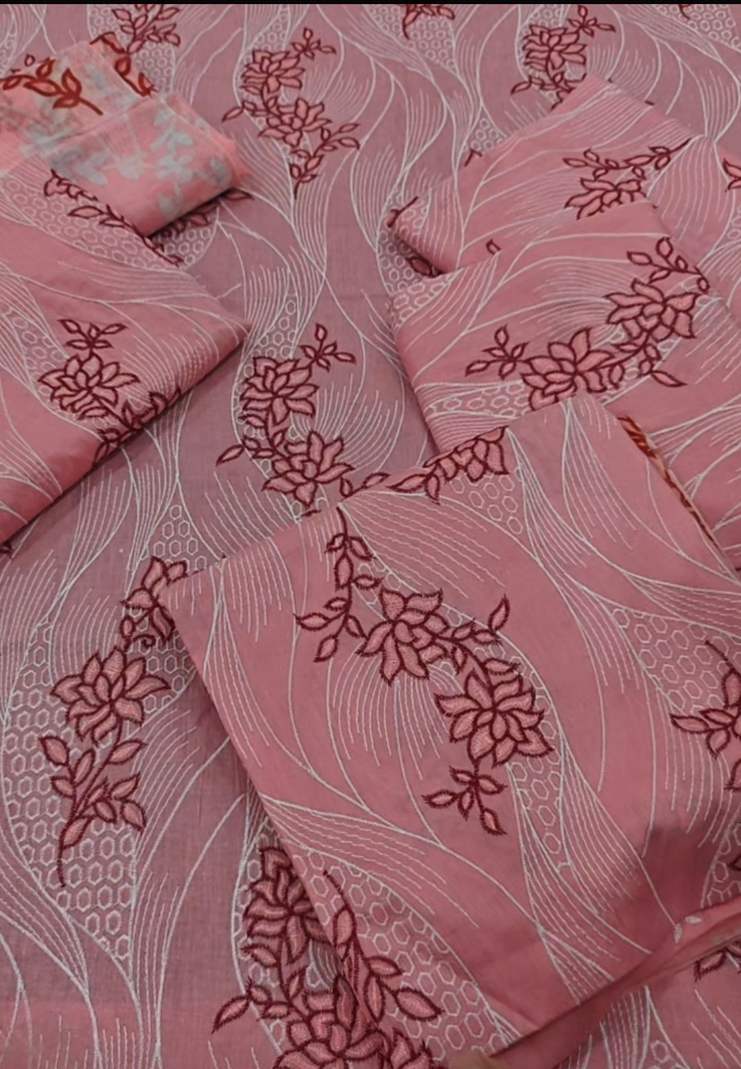 Embroidered three piece article sl208