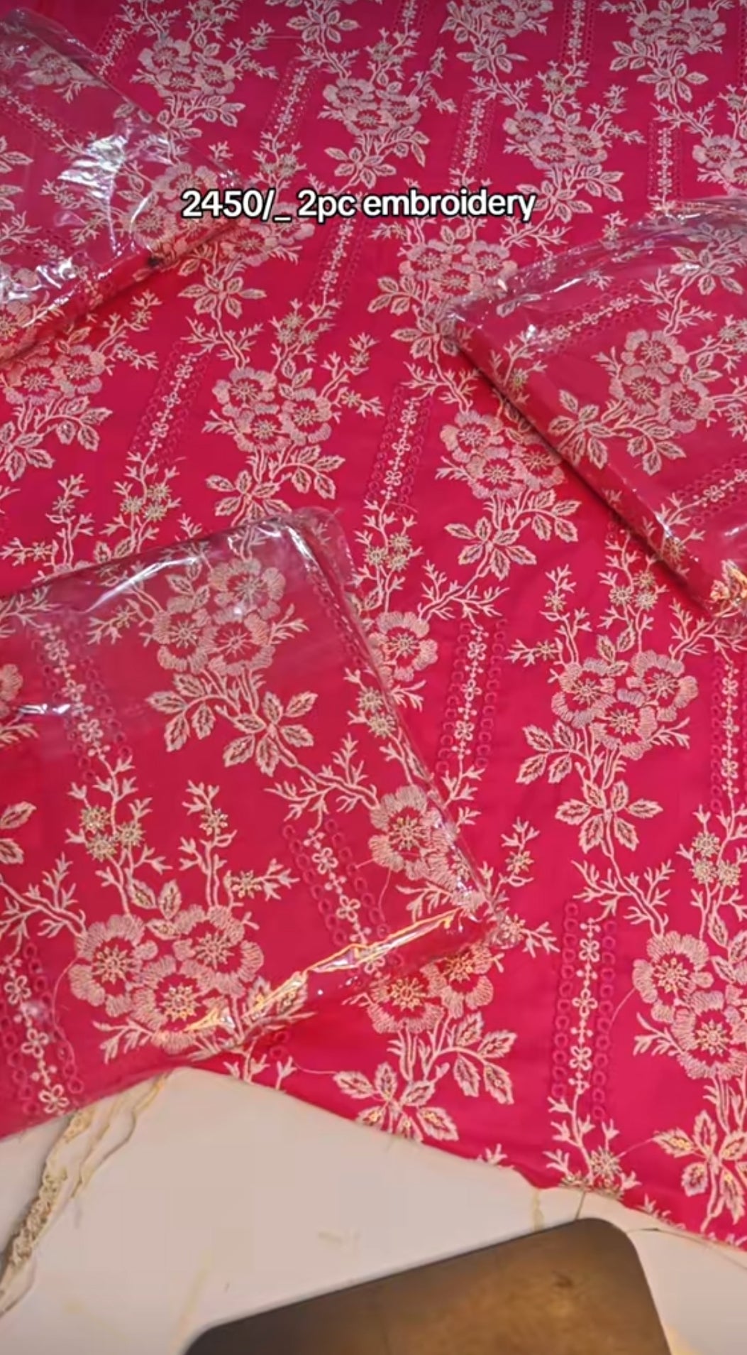 Beautiful embroidered two piece article xt670